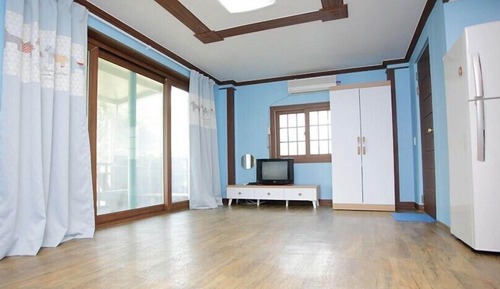 Room (Bueungi)