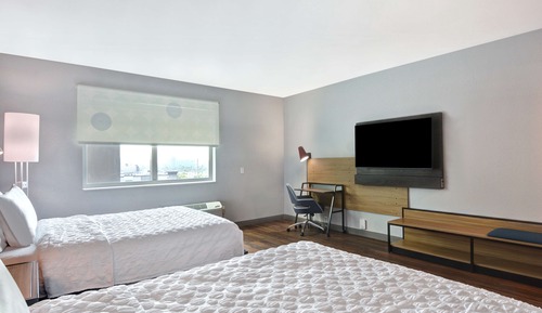 Basic Room, 2 Queen Beds (Roll-In shower)
