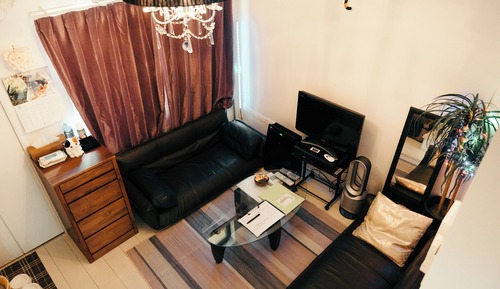 Designer's Apartment - Pet Friendly (Additional Fee)
