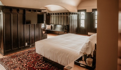 Standard Room, 1 King Bed
