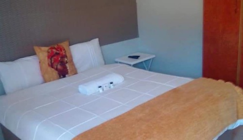Comfort Room, 1 Queen Bed, Garden View