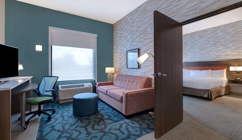 Studio, 1 King Bed, Accessible (Roll-In Shower)