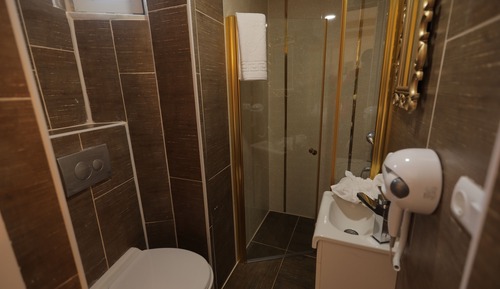 Elite Quadruple Room