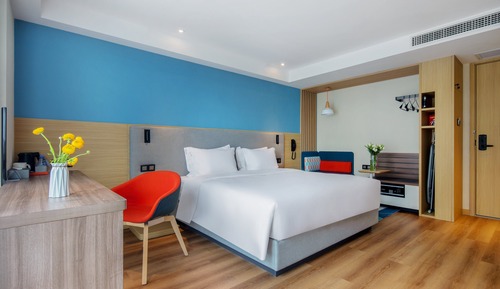 Standard Room, 1 King Bed (Extra Guest)