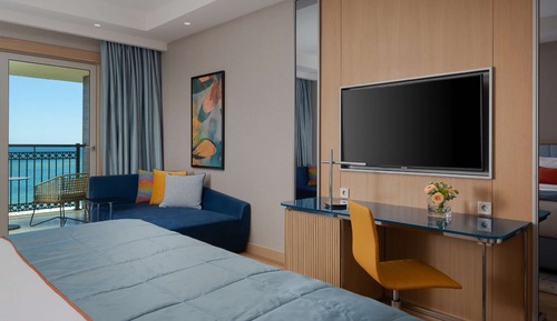 Deluxe Room, 1 King Bed, Sea View