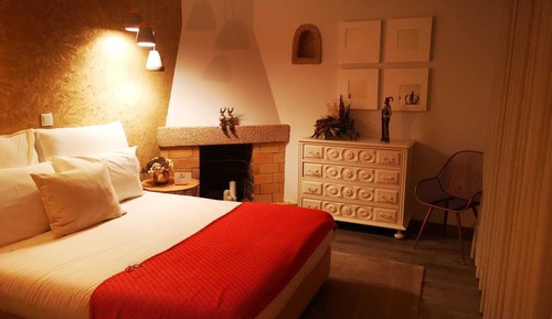 Deluxe Double Room (3)