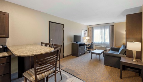 Single Room, 2 Queen Beds, Kitchen