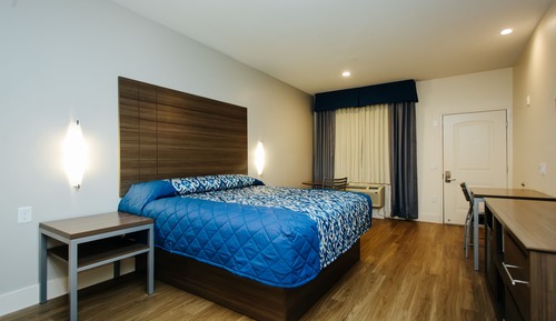 Standard Room, 1 King Bed, Non Smoking, Kitchenette