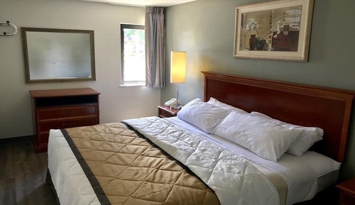 Traditional Studio Suite, 1 King Bed