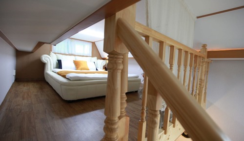 Room (Bed type)