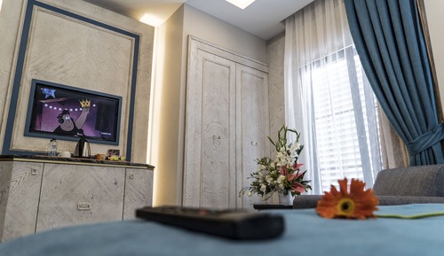 Standard Room, 1 King Bed