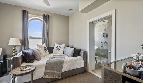 Classic Single Room, 1 Queen Bed, Non Smoking, City View