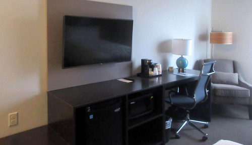 Suite, 1 King Bed with Sofa bed, Non Smoking
