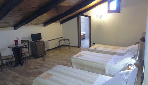Economy Triple Room