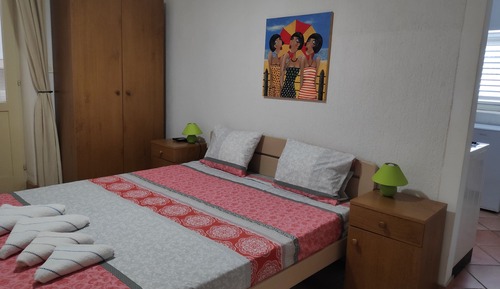 Basic Studio, 1 Queen Bed
