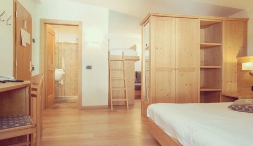 Deluxe Room (family)