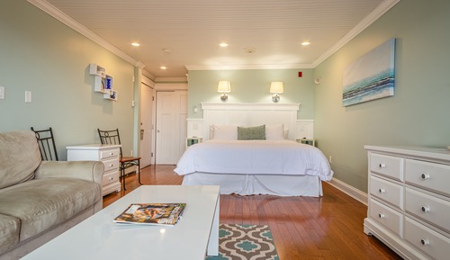 Deering Room in The 1661 Inn Ocean View