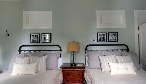 Classic Room, 2 Queen Beds, Partial Lake View, Garden Area