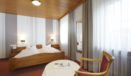 Double Room (Dorfschule)
