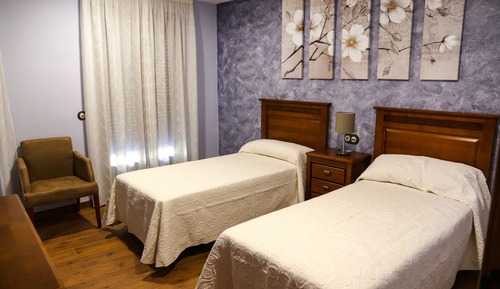 Twin Room (naranja)