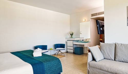 Executive Studio, Sea View