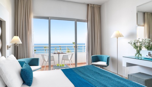 Deluxe Double or Twin Room, Club Lounge Access