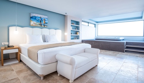 Deluxe Suite, Sea View