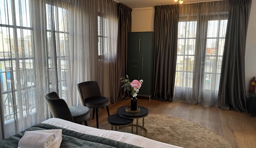Luxury Studio, Balcony, Lake View
