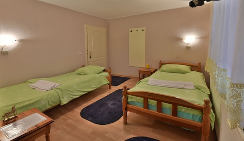 Basic Twin Room, Private Bathroom (9)