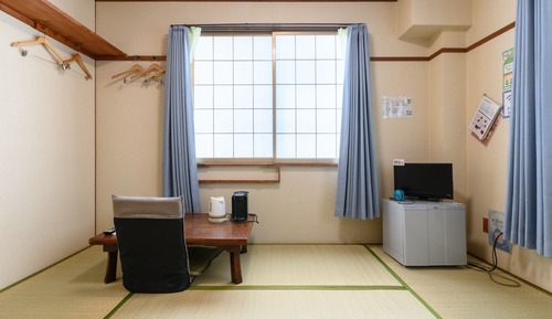 Japanese Room with Shared Washroom - Twin (Non-Smoking) No co-sleeping allowed