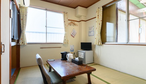 Japanese Room- Single Occupancy with Shared Washroom (Non Smoking) No co-sleeping allowed