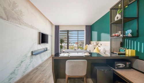 Premier Double Balcony Partial River View