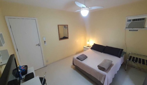 Economy Double or Twin Room, Shared Bathroom (com Varanda)