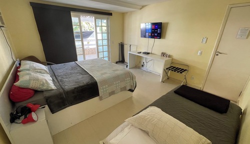 Deluxe Studio Suite, 1 Bedroom, Private Bathroom, Mountain View