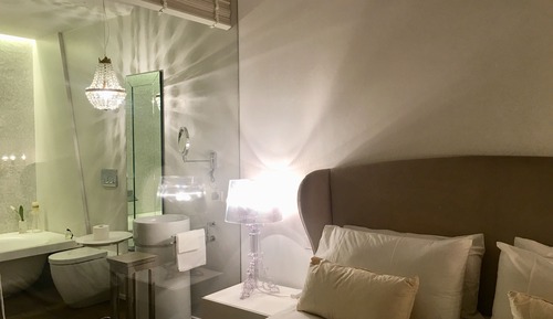 Deluxe Suite, Jetted Tub, City View