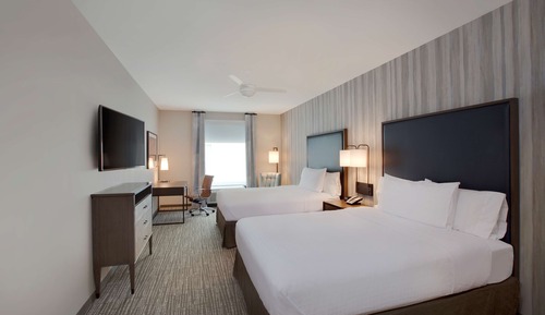 Suite, 1 Bedroom, Accessible Bathtub (2 Queen Beds and 1 Queen Sofa Bed)