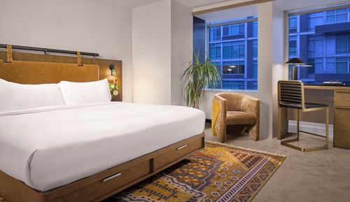 Standard Room, 1 King Bed