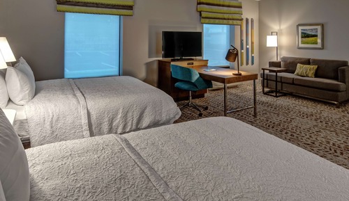 Suite, 2 Queen Beds, Accessible, Bathtub