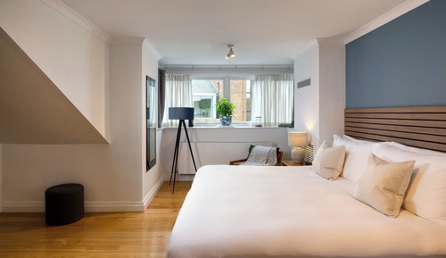 Luxury Apartment, 3 Bedrooms, Terrace, Courtyard View
