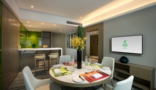Suite, 1 King Bed (with Living Area)