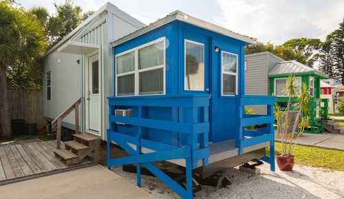 Cabin (Tiny House Blue Lifeguard Stand)