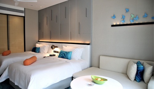 Superior Room, 2 Twin Beds, Smoking, Harbor View