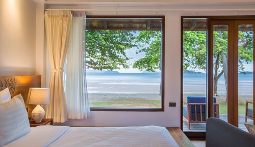 Beachfront Deluxe Villa