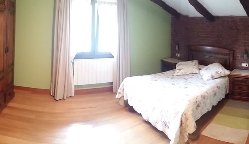 House, 6 Bedrooms