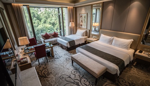 Deluxe Family Room