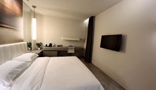 Double Room (Very Sassy)