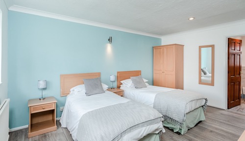 Standard Twin Room, Ensuite (Twin Chalet)
