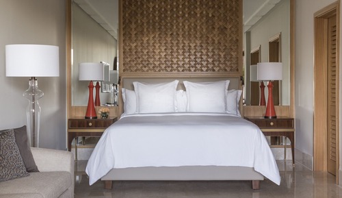 Premier Room, 1 King Bed