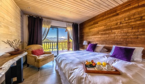 Standard Suite, 1 King Bed, Private Bathroom