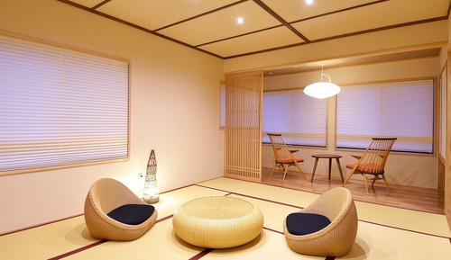 Japanese-style room with 10 tatami mats